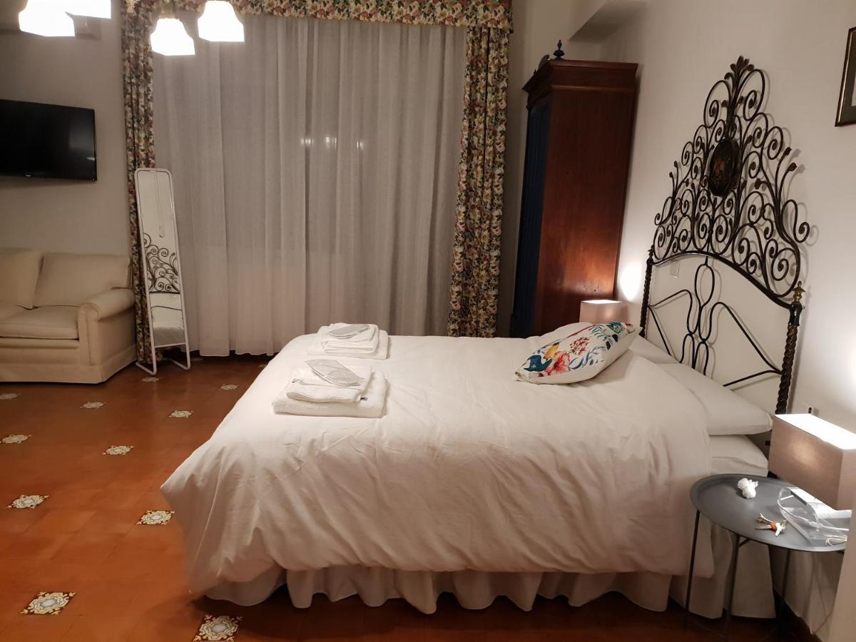 Hotel La Terrazza Di Anna Sassari Exteriér fotografie